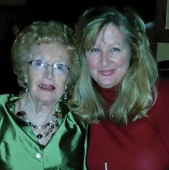 Meet your Posher, Beth - Picture 1 of 1